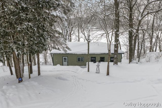 23 Oak Opening Street, Delton, MI 49046