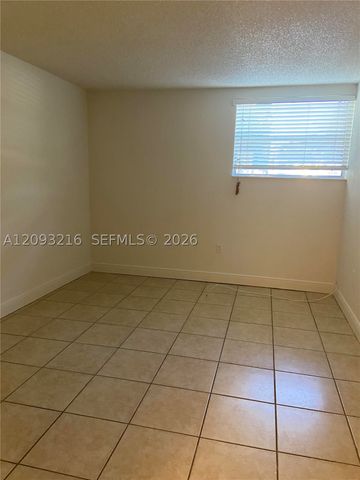 666 W 81st St 127, Hialeah, FL 33014
