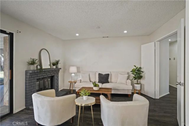 37702 50th Street East, Palmdale, CA 93552