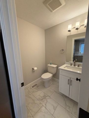 1418 Main St 104, Tewksbury, MA 01876