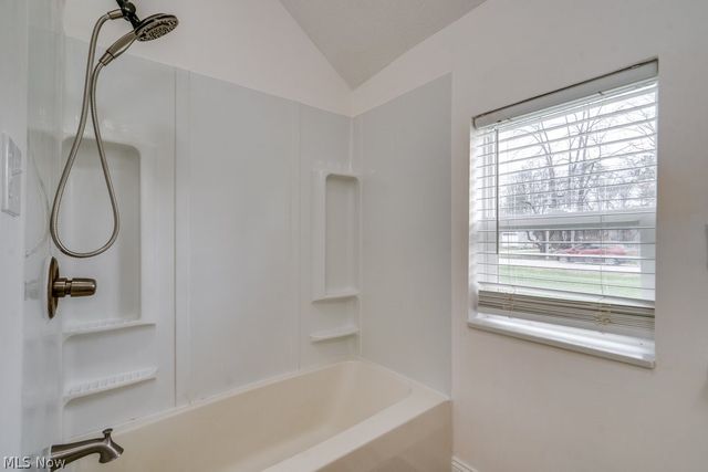 860 Brunsdorph Road, Fairlawn, OH 44333