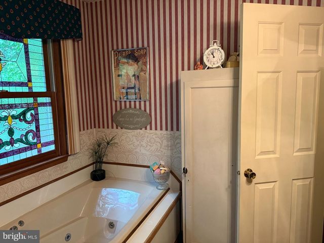 7 LAUREL DR, Mullica Hill, NJ 08062