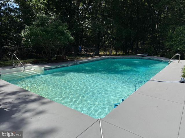 7 LAUREL DR, Mullica Hill, NJ 08062