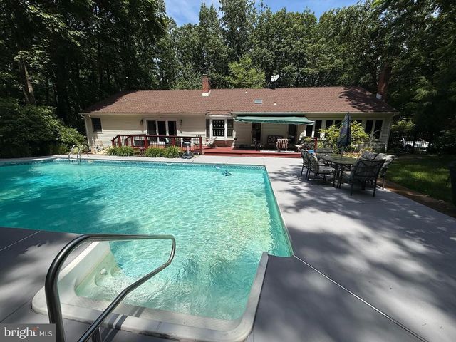 7 LAUREL DR, Mullica Hill, NJ 08062