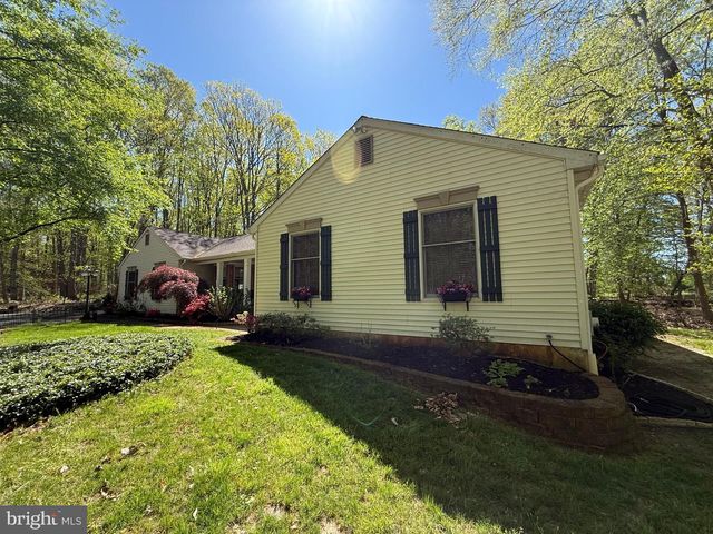 7 LAUREL DR, Mullica Hill, NJ 08062