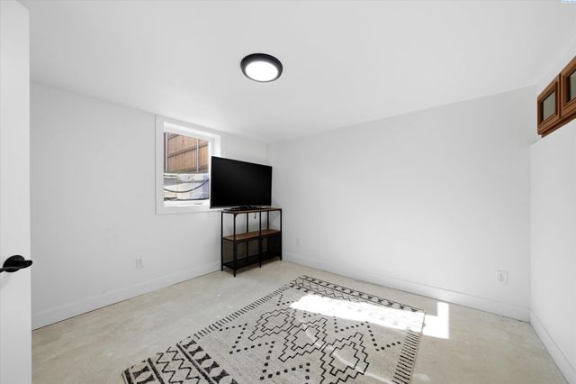 915 Cornell Ave, Yakima, WA 98902