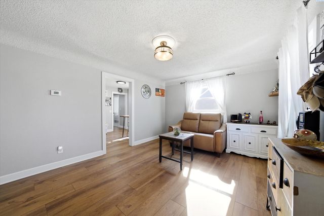 915 Cornell Ave, Yakima, WA 98902