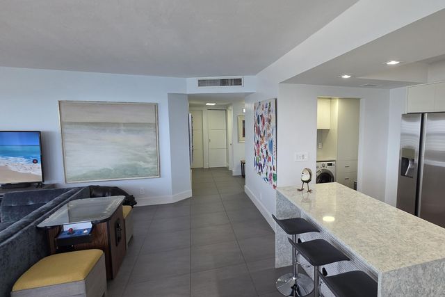3700 GALT OCEAN Drive 1206, Fort Lauderdale, FL 33308