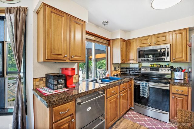 9304 Farwest Drive SW, Tacoma, WA 98498