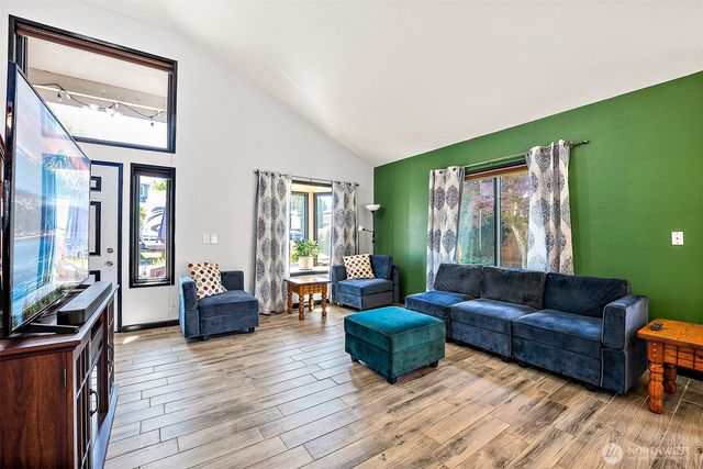 9304 Farwest Drive SW, Tacoma, WA 98498