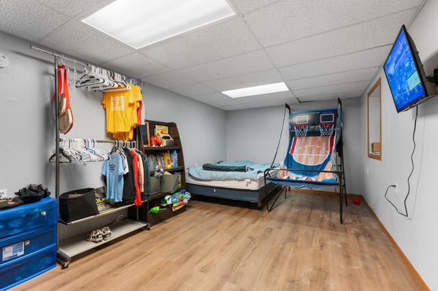 845 3rd Avenue NW, Plainview, MN 55964