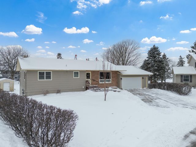 845 3rd Avenue NW, Plainview, MN 55964