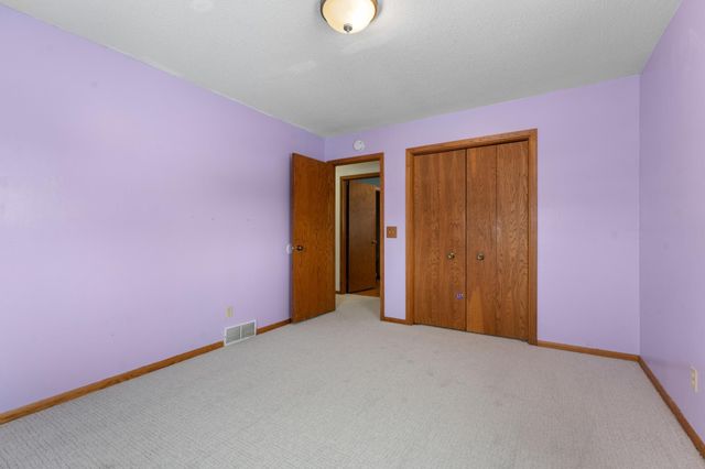 845 3rd Avenue NW, Plainview, MN 55964