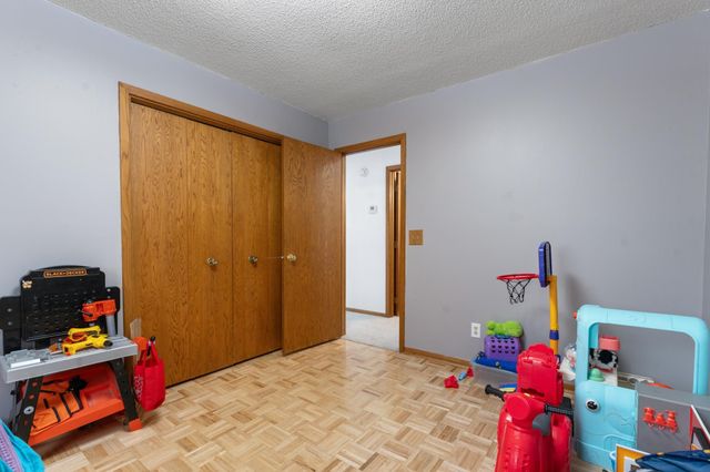 845 3rd Avenue NW, Plainview, MN 55964