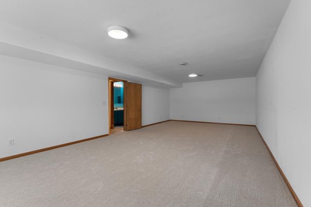 845 3rd Avenue NW, Plainview, MN 55964