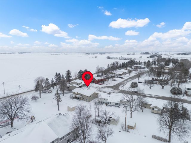 845 3rd Avenue NW, Plainview, MN 55964