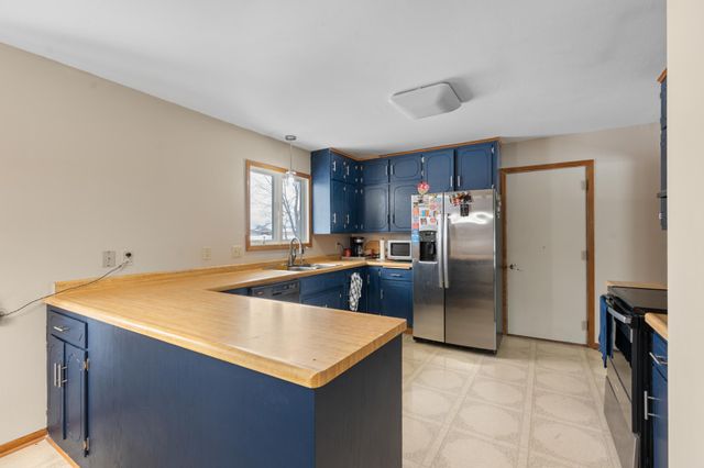 845 3rd Avenue NW, Plainview, MN 55964