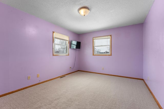 845 3rd Avenue NW, Plainview, MN 55964