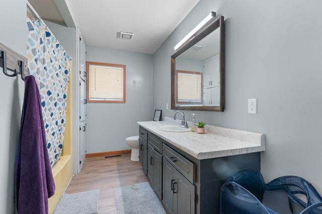 845 3rd Avenue NW, Plainview, MN 55964