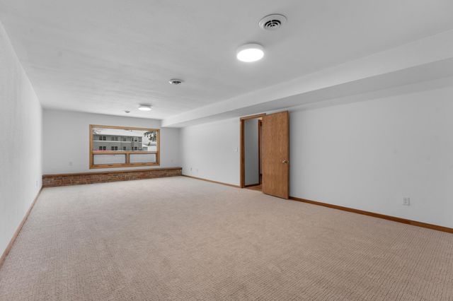 845 3rd Avenue NW, Plainview, MN 55964