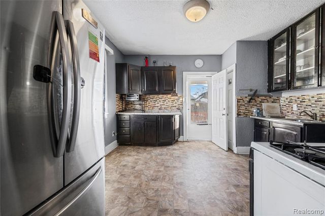 4590 Charles Street, Hamtramck, MI 48212