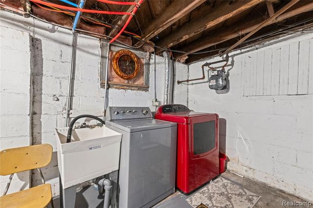 4590 Charles Street, Hamtramck, MI 48212