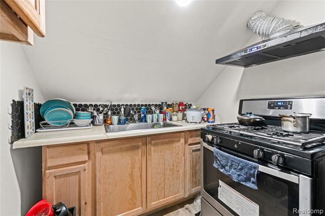 4590 Charles Street, Hamtramck, MI 48212