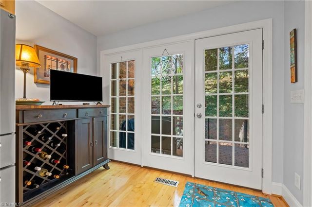 518 Tanners Park Court, Winston-salem, NC 27101