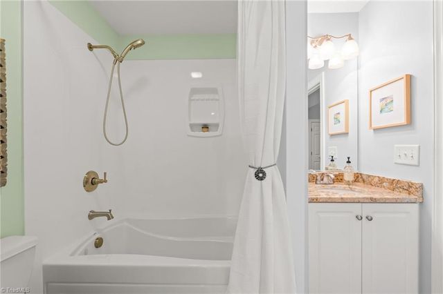 518 Tanners Park Court, Winston-salem, NC 27101
