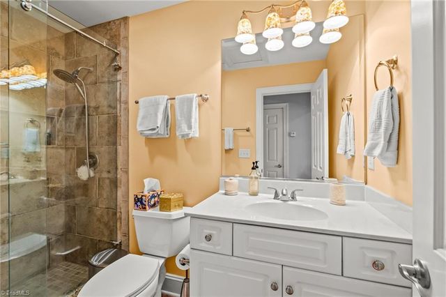 518 Tanners Park Court, Winston-salem, NC 27101