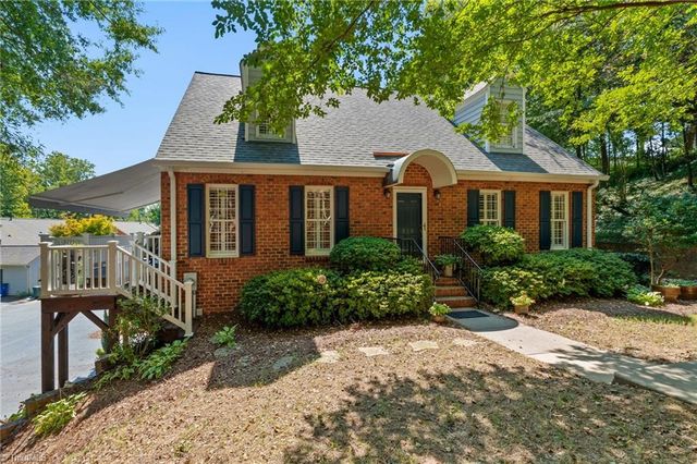 518 Tanners Park Court, Winston-salem, NC 27101