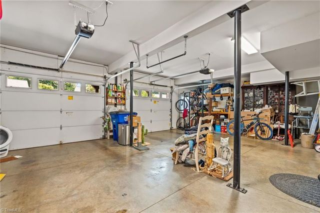 518 Tanners Park Court, Winston-salem, NC 27101