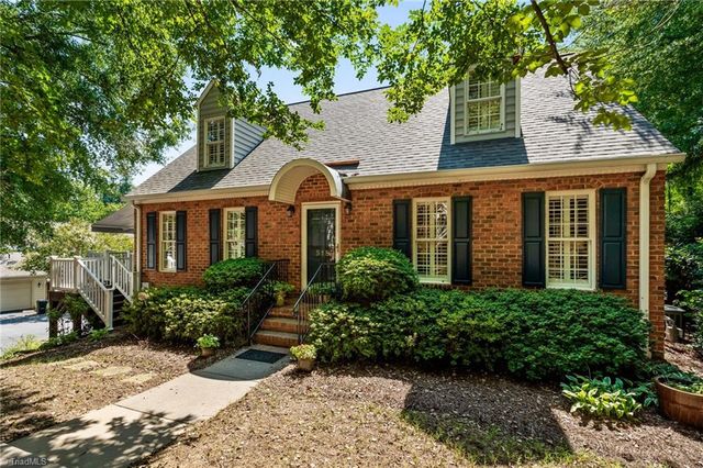 518 Tanners Park Court, Winston-salem, NC 27101