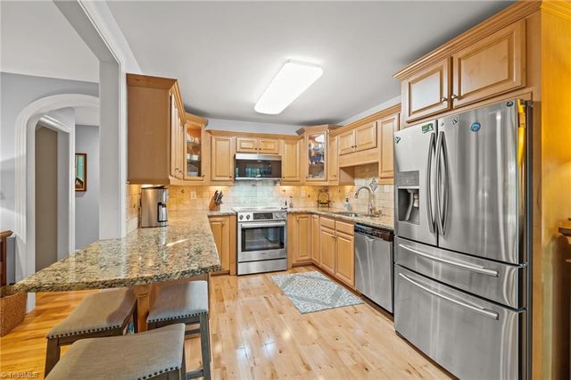 518 Tanners Park Court, Winston-salem, NC 27101