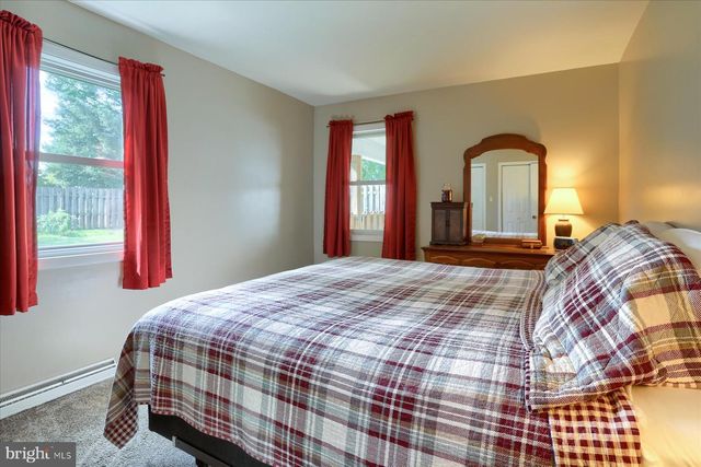 4 FORGE RD, Shiremanstown, PA 17011
