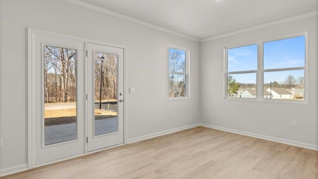 129 King Village, Braselton, GA 30517