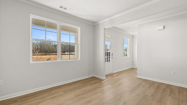 129 King Village, Braselton, GA 30517