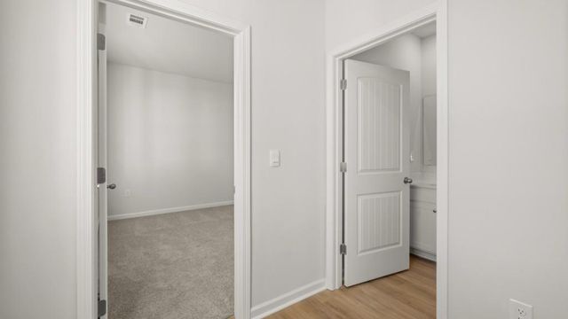 129 King Village, Braselton, GA 30517