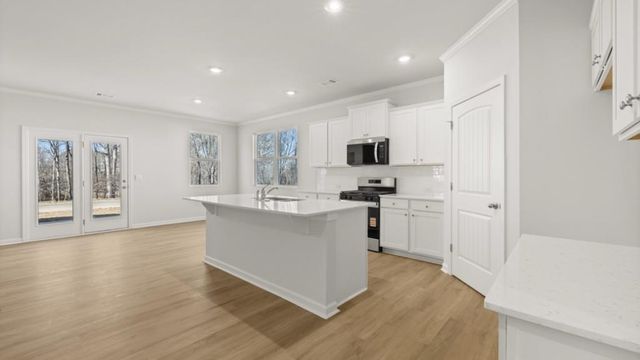 129 King Village, Braselton, GA 30517