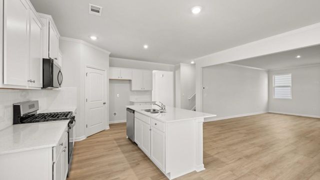 129 King Village, Braselton, GA 30517