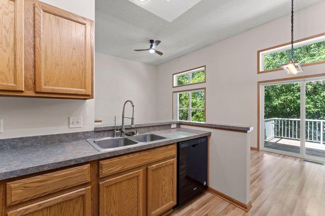 4970 Bluff Heights Trail SE, Prior Lake, MN 55372