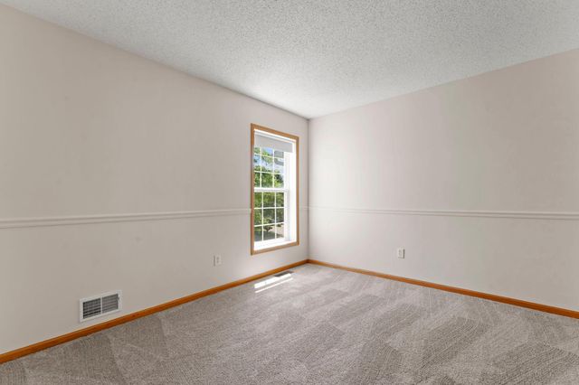 4970 Bluff Heights Trail SE, Prior Lake, MN 55372