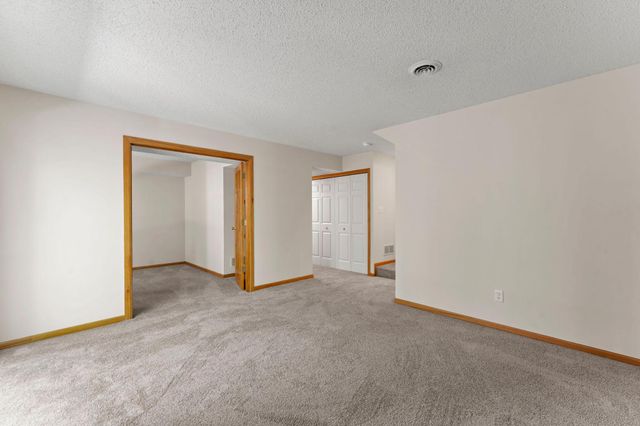 4970 Bluff Heights Trail SE, Prior Lake, MN 55372