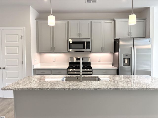 27 Pikewood Lane, Greenville, SC 29607