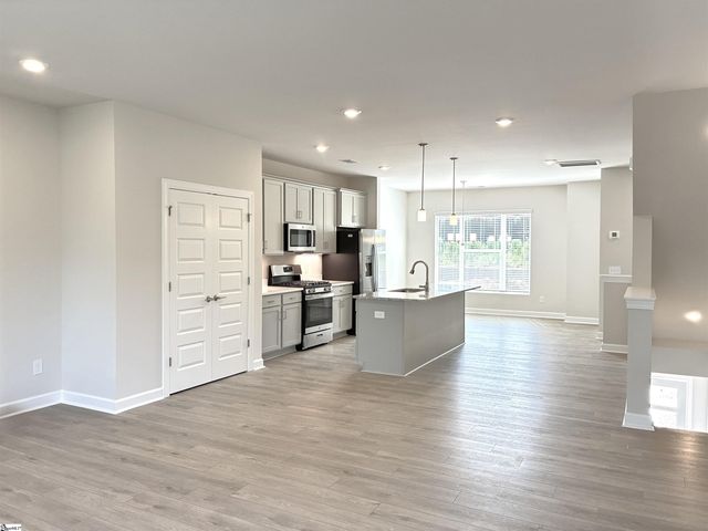 27 Pikewood Lane, Greenville, SC 29607