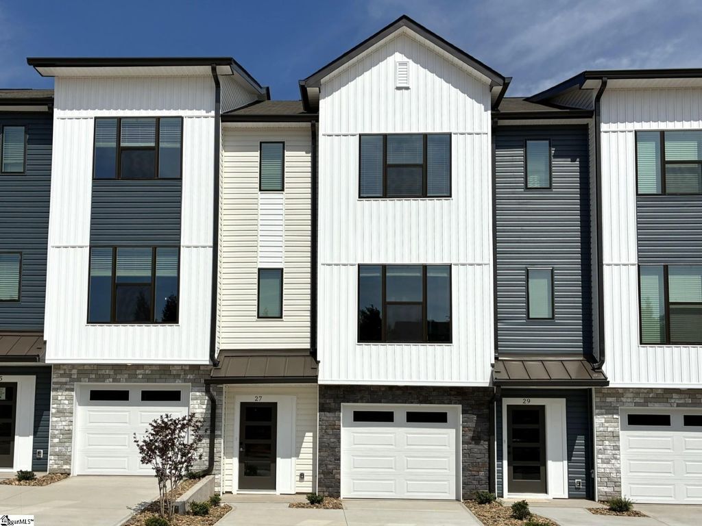 27 Pikewood Lane, Greenville, SC 29607