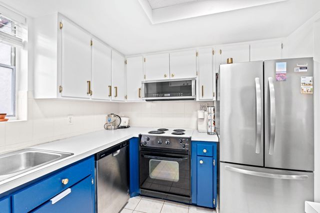 2540 Boundbrook Boulevard 209, Palm Springs, FL 33406