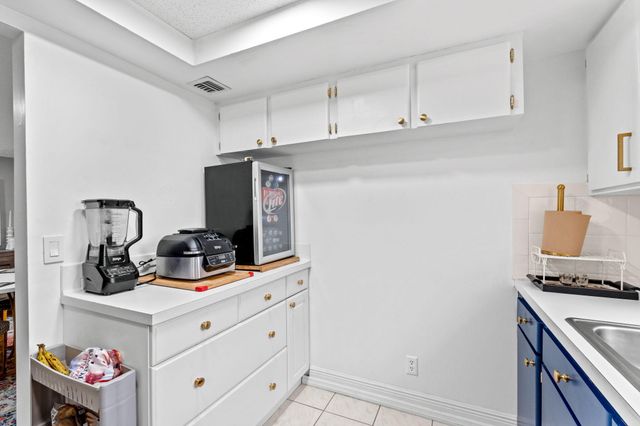 2540 Boundbrook Boulevard 209, Palm Springs, FL 33406