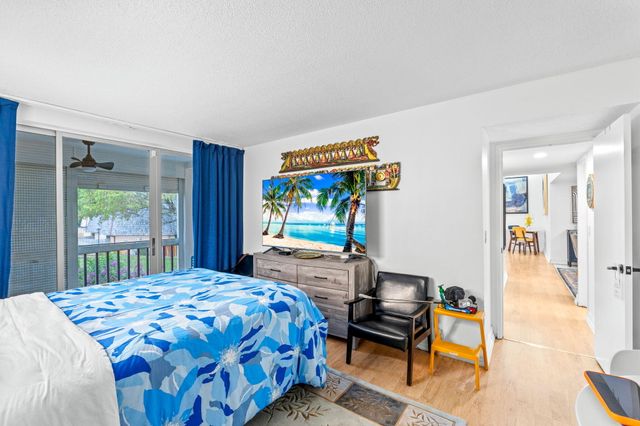 2540 Boundbrook Boulevard 209, Palm Springs, FL 33406