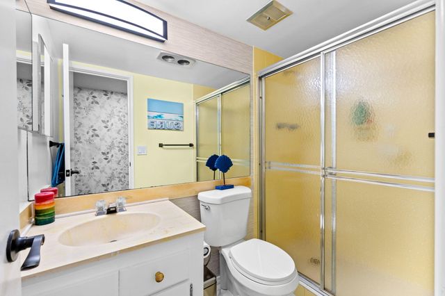 2540 Boundbrook Boulevard 209, Palm Springs, FL 33406